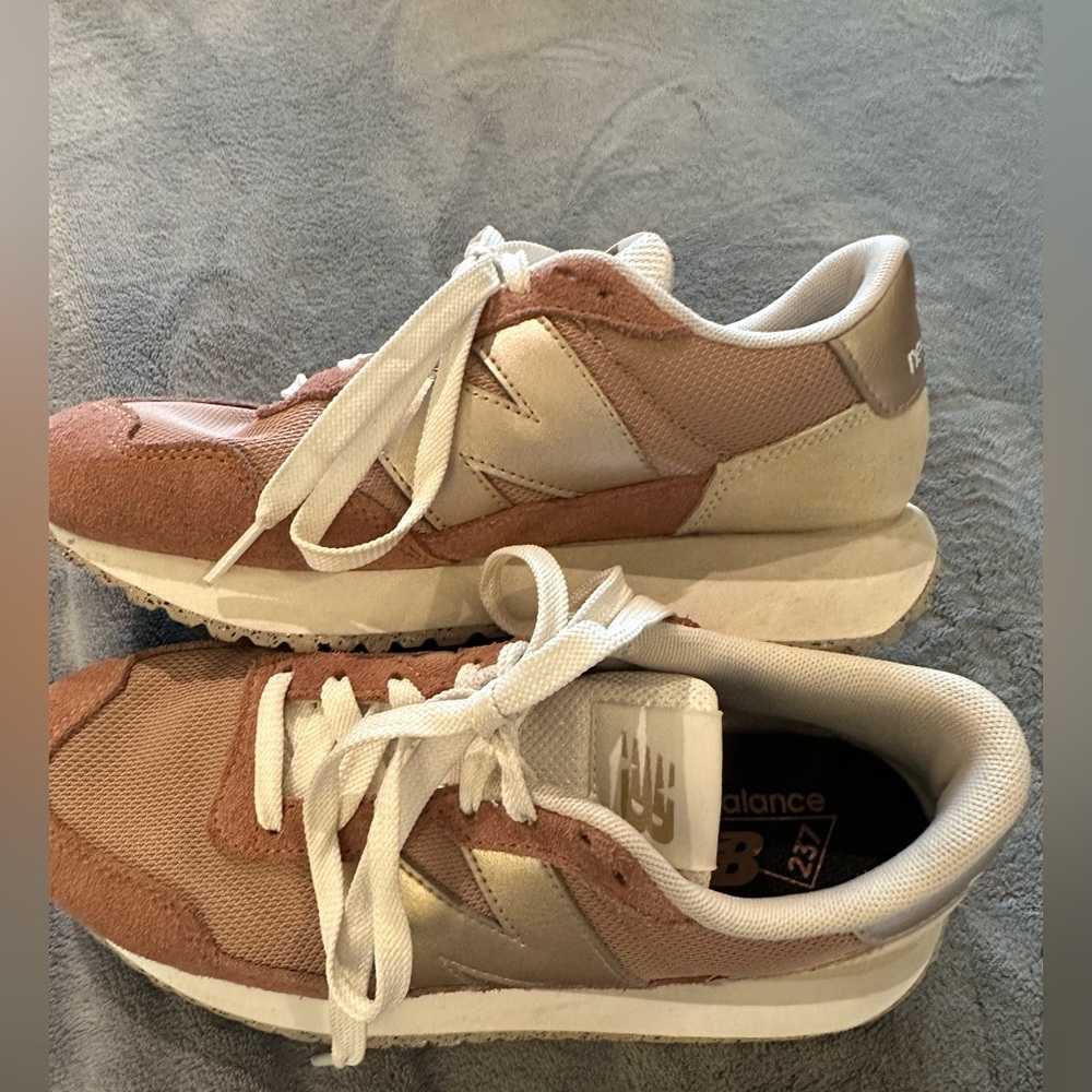New Balance Women's Sneakers - Brown and Gold size 6.5 - Picture 5 of 12